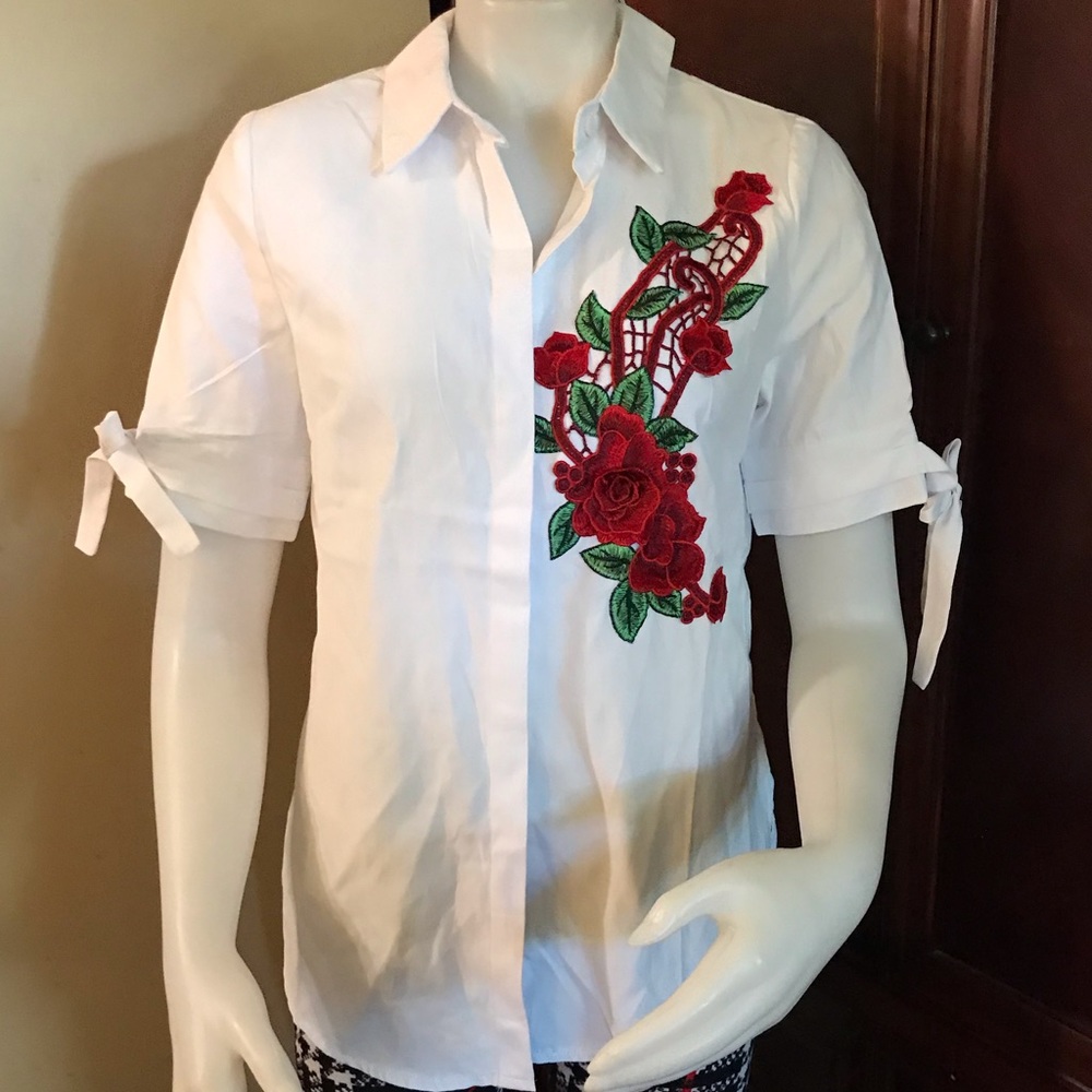 🆕 Something Pretty White 3D-Rose/Decor Shirt-Med